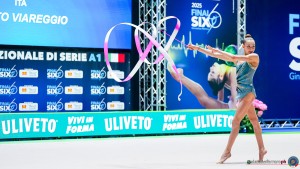 final6 f motto viareggio vignozzi bianca   nastro sfe06730 copia simone ferraro ph copia